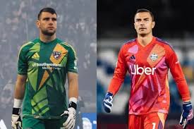kiper Audero vs Paes dalam Perebutan di Ajang FIFA