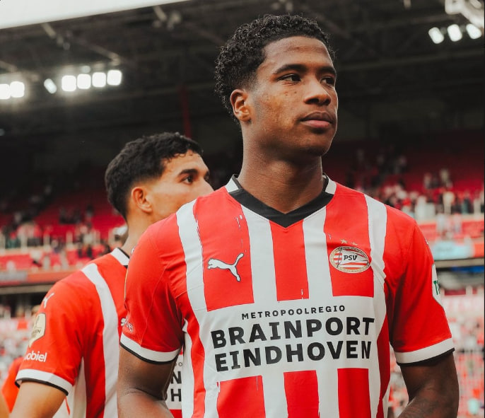 Misteri Bek PSV Eindhoven yang Bikin Heboh